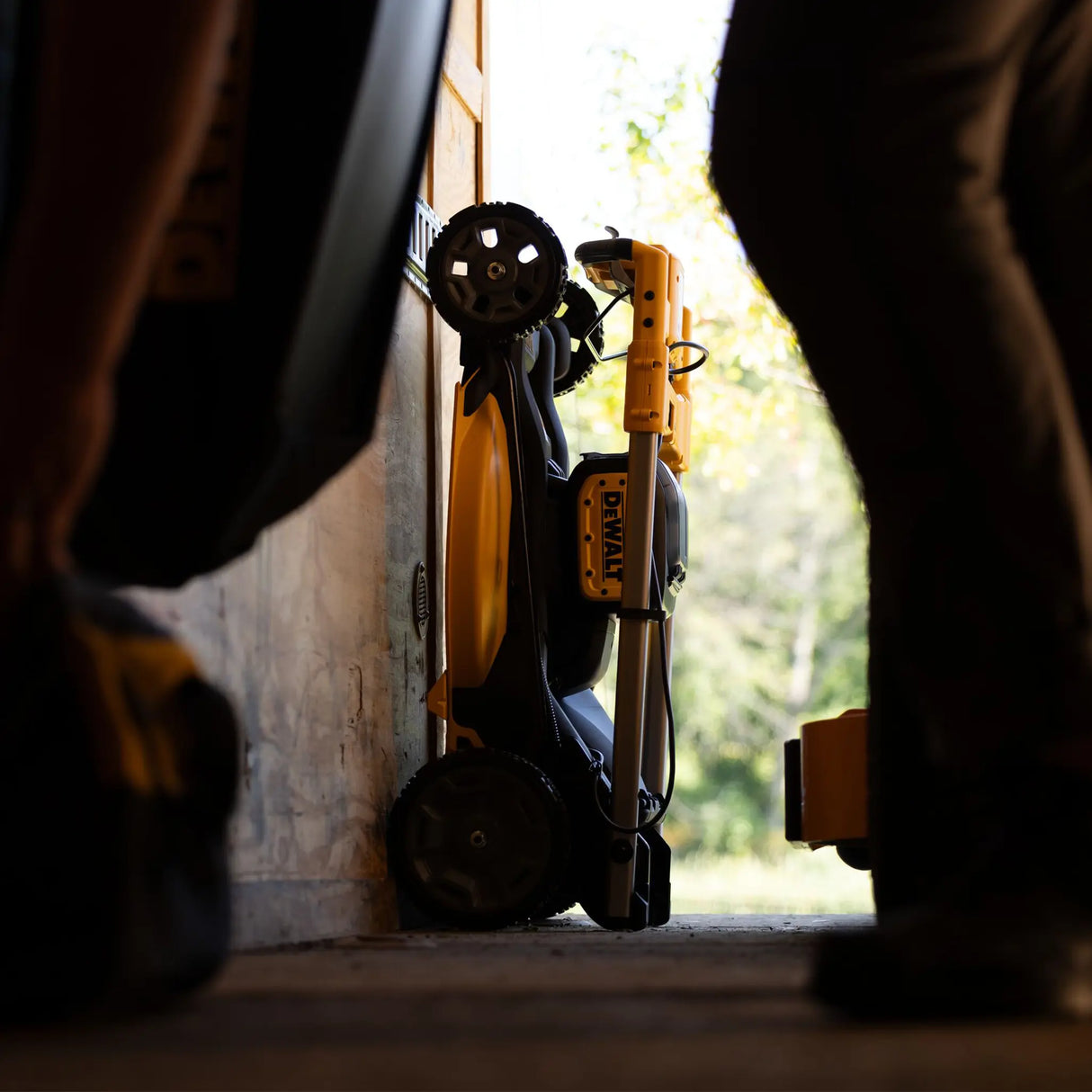 Rasaerba semovente Dewalt DCMWSP156N-XJ 18V