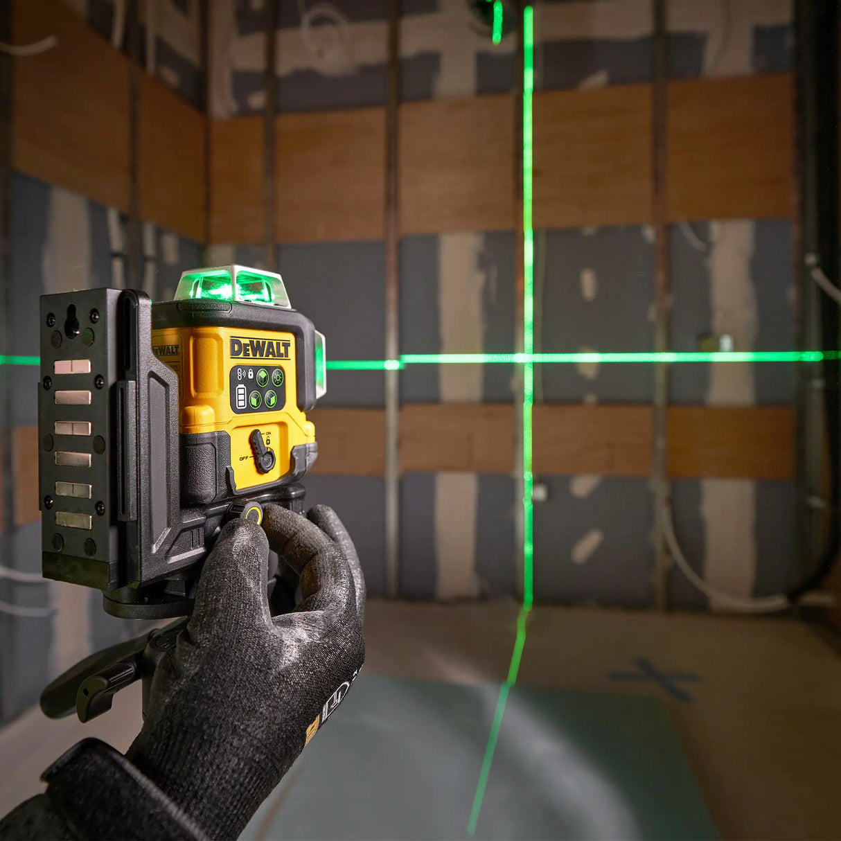 Green multi-line laser tracer Dewalt DCLE14361GB-XJ