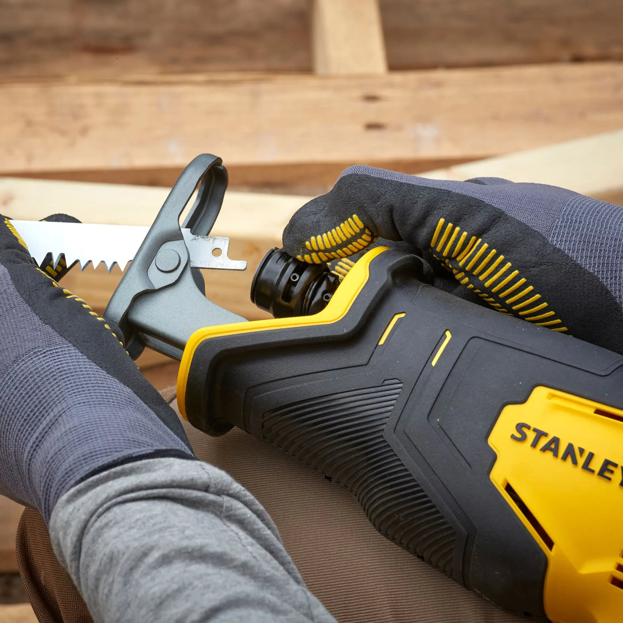 Sega Universale Stanley SFMCS300D2K-QW 20V 2Ah