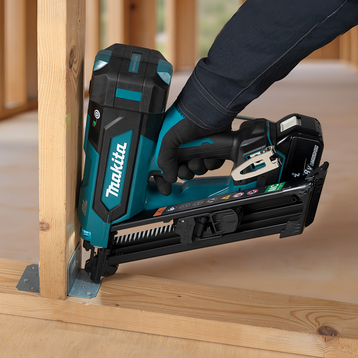 DBN640ZK - Metal Connector Nailer Makita DBN640ZK 18V - Image 19