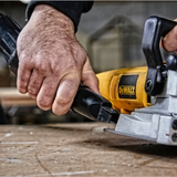 Fresatrice Dewalt DW682K-QS 600W