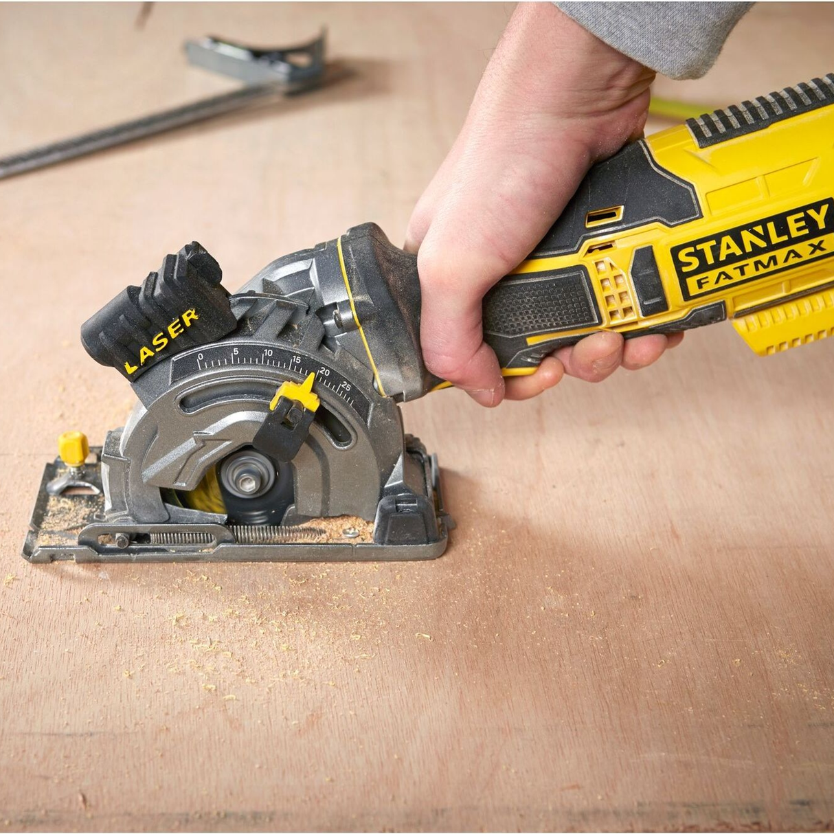 FME380K-QS - Mini Circular Saw Stanley FatMax FME380K 650W - Image 7
